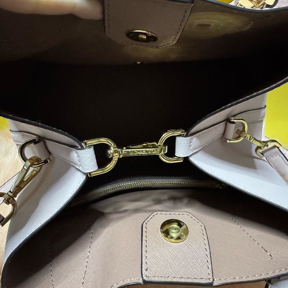 Michael Kors Light Pink Tote Bag - Picture 5 of 5